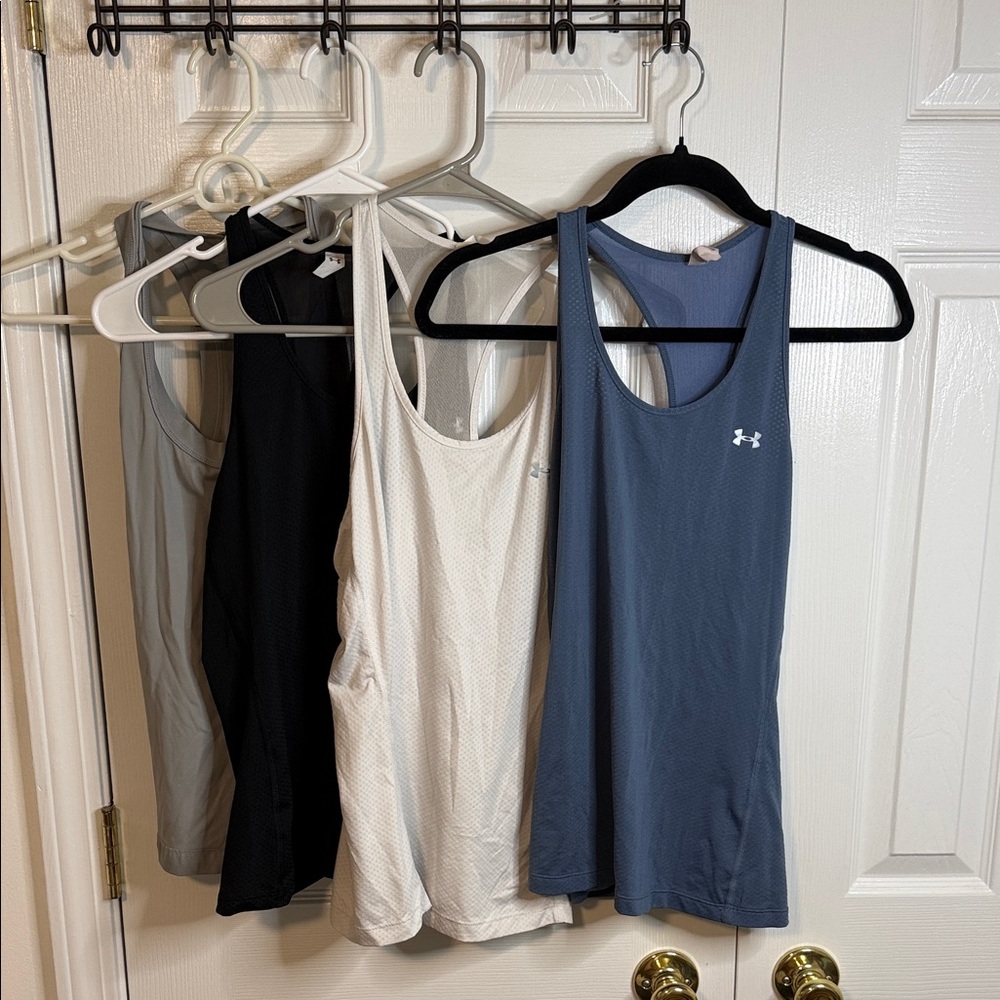 Under Armour Women's Tank Top Set - Blue, White, Black, Gray lot